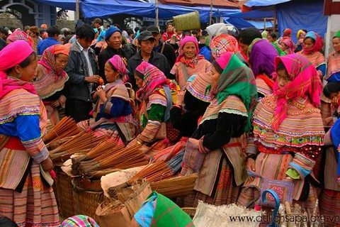 Explore the traditional market on the highlands of Bac Ha