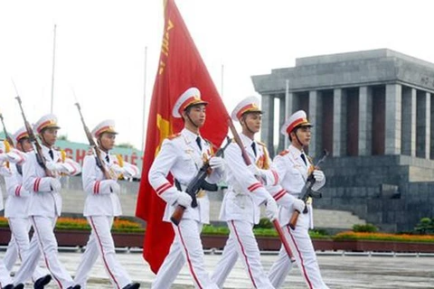 “Musketeers" qietly protects president Ho Chi Minh mausoleum