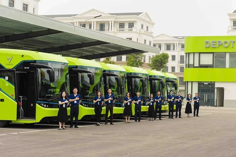 Experience the first smart electric bus in Vietnam