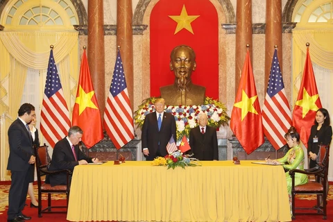 Vietnam, US sign cooperation agreements