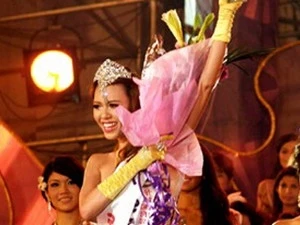 Vietnam beauty crowned Miss International