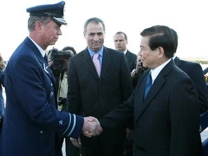 President Triet arrives in Chile for state visit