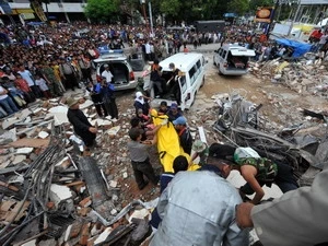 Second earthquake rocks Indonesian island