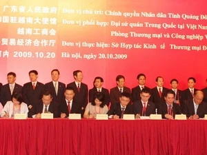 24 projects signed at VN-Guangdong trade forum