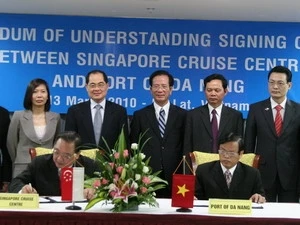 Vietnam, Singapore forge infrastructure, tourism cooperation