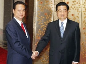 Vietnam, China affirm close cooperative ties