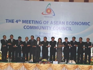 Da Nang hosts series of AEM consultations 