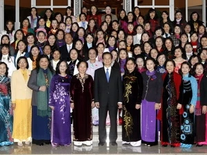 PM meets female deputies to 12th NA 