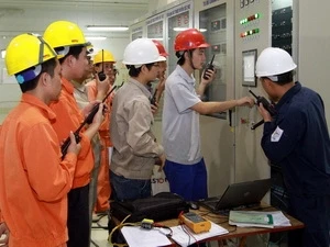 Engineers at Son La hydropower plant (Source: VNA)