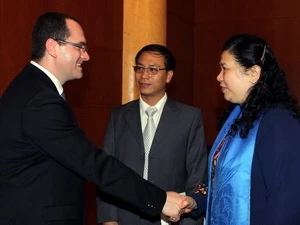 NA Vice Chairwoman Phong receives Romanian guest (Source: VNA)