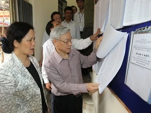 Party General Secretary Nguyen Phu Trong inspects preparations for election (Photo: VNA)