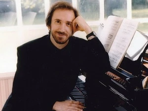 Pianist Stefano Ragni (source:internet)