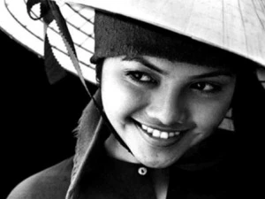 Girl's Smile by Vu Thi Tinh, gold medal at the int'l photo contest (VN-07)