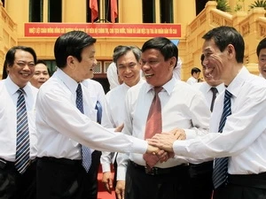 State President Truong Tan Sang works with People's Supreme Court officials (Source: VNA)