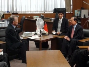 Le Thanh Hai meets with Japanese Deputy Minister of Economics and Trade (Source: VNA)