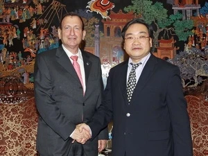 Deputy PM Hoang Trung Hai receive Governor Huldai 