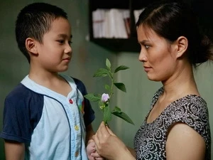 Actor Phan Thanh Minh (Bi) and actress Hoa Thuy (aunt) in the film (Source: Internet)