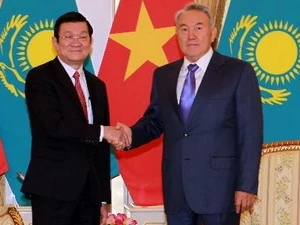 President Nursultan Nazarbayev welcomes President Truong Tan Sang (Source: VNA)