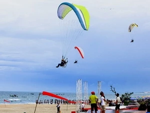 Vietnam to host first ever paragliding tournament 