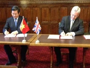 Vietnam, UK sign MoU on PPP cooperation (Source: VNA)