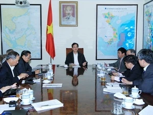 Prime Minister Nguyen Tan Dung work with socio-economic experts (Source: VNA)