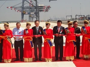 The ribbon cutting ceremony for the port. Photo: VNA