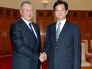 PM Nguyen Tan Dung meets with CPPCC Vice Chairman Ho Hau Wah. Photo: VNA