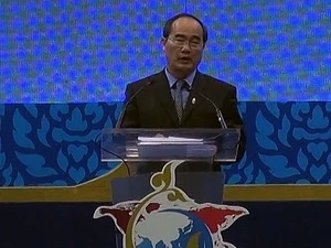 Deputy PM Nguyen Thien Nhan addresses the summit (Photo: VNA)