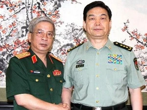 Vietnam’s Deputy Defence Minister Nguyen Chi Vinh and Chinese Defence Minister Chang Wanquan (Source: VNA)