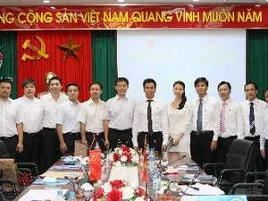 Representatives of the Hanoi chapter of the Ho Chi Minh Communist Youth Union meets with the Chinese Communist Youth League Beijing Committee. Photo: VNA