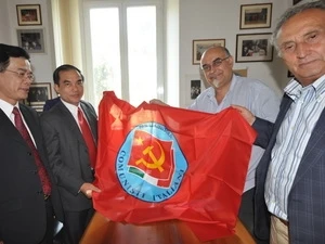 The delegation from Communist Review in Italy. (Source: VNA)
