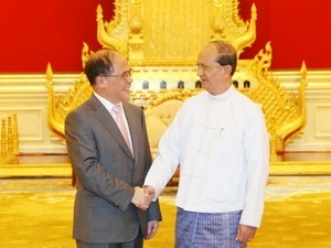 NA Chairman Nguyen Sinh Hung pays courtesy visit to Myanmar President U Thein Sein (Source: VNA)