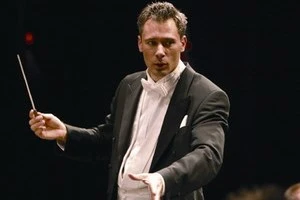 Canadian conductor Olivieri Munroe (Source: toquoc.gov.vn)