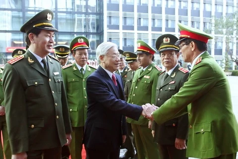 Party General Secretary Nguyen Phu Trong meets public security officials. Photo: VNA