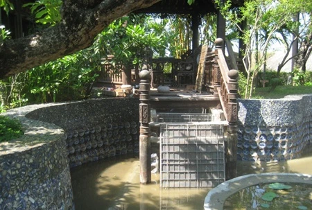 The terracotta mosaic lake.