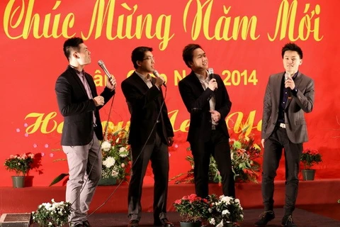 A singing performance at the ceremony (Photo: VNA)