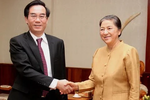 Vietnamese State Auditor General Nguyen Huu Van meets with Lao Chairwoman of the National Assembly Pani Zathotou. Photo: VNA