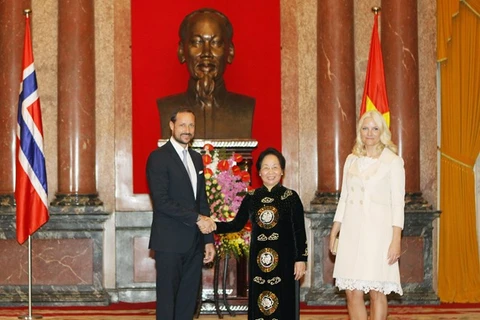 Vice State President Nguyen Thi Doan and Crown Prince of Norway Haakon Magnus and Crown Princess Mette Marit (Source: VNA)