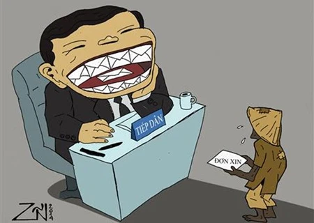 Nu Cuoi Phong Bi (Envelope Smile) was one of three first prize winners at the biennial Vietnam press cartoon contest.