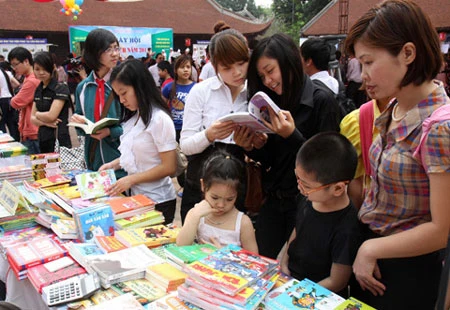 A book festival in HCM City, held as part of celebrating the nation's first Book Day (Photo: VNA)
