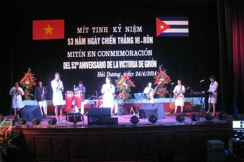 Performance by an art troupe of Cuban children at the ceremony 
