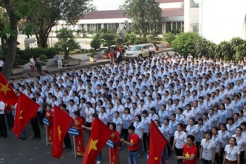 A China-invested factory's workers at a meeting in protest against China's illegal placement of an oil rig in Vietnam's waters (Photo: VNA)