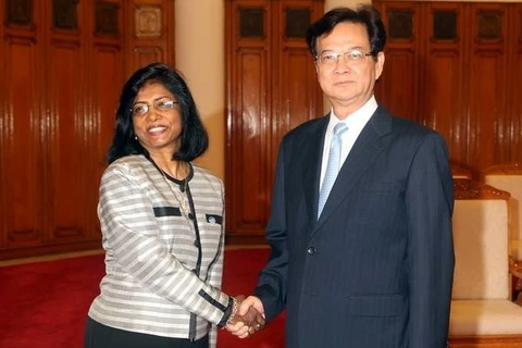 Prime Minister Nguyen Tan Dung receives UN Under-Secretary General for Field Support Ameerah Haq (Source: VNA)