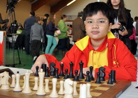 Nguyen Anh Khoi won a gold medal at the blitz event in the U12 category at the Asian Youth Chess Championship.
