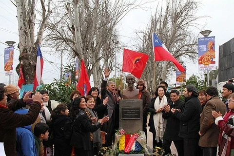 The statue of President Ho Chi Minh in Chile (Source: VNA)