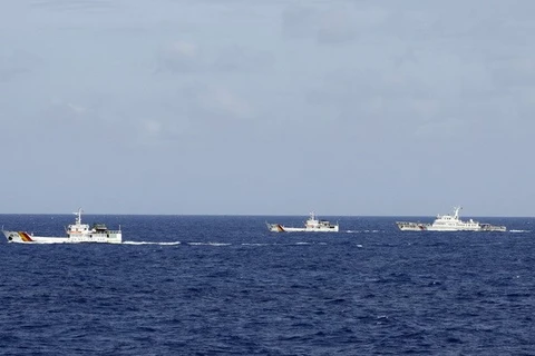 Chinese ships closely approach and are ready to ram into Vietnamese vessels (Photo: VNA)