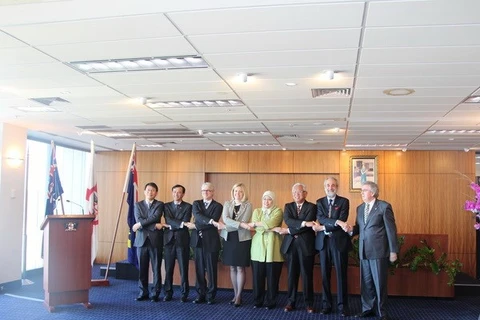Diplomats at the flag raising ceremony (Photo: Vietnamese Consulate General in Perth)