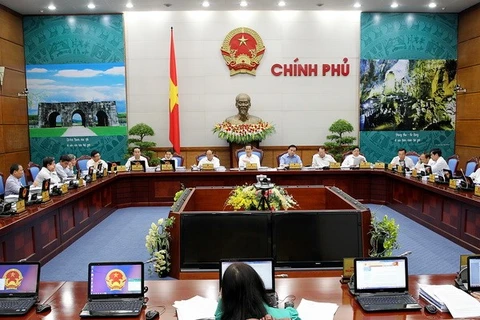 Cabinet meeting: PM Dung gives directions for economic activities 