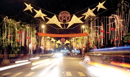 Street lights and decorations on a corner of Dien Bien Phu street at night in Hanoi (Photo: VNA)