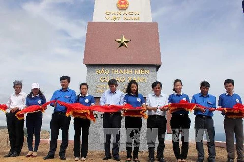 The flagpole is the first of its kind in near-shore islands along Vietnam (Photo: VNA)